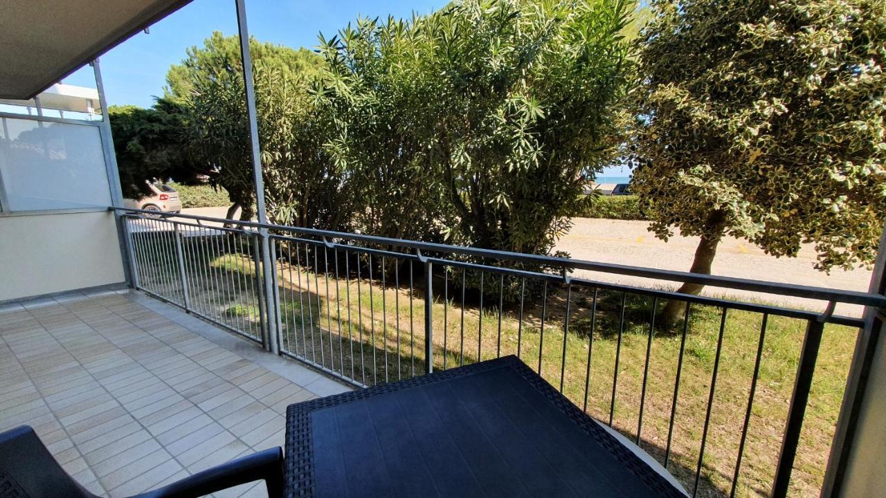 Residence La Zattera Lignano Sabbiadoro Exteriör bild