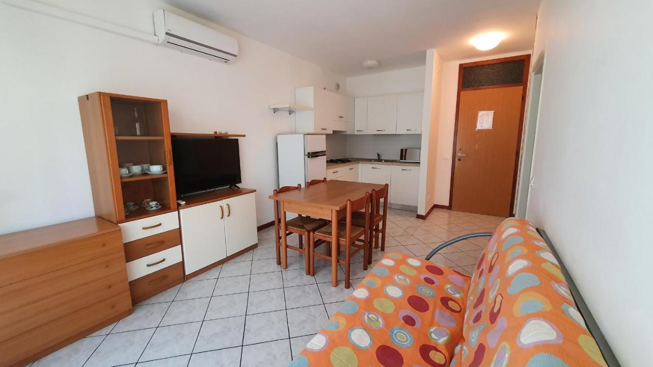 Residence La Zattera Lignano Sabbiadoro Exteriör bild